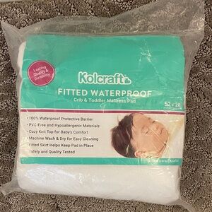 NEW Kolcraft Fitted Waterproof Crib Mattress Pad